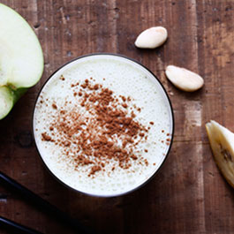 Apple cinnamon almond breakfast smoothie