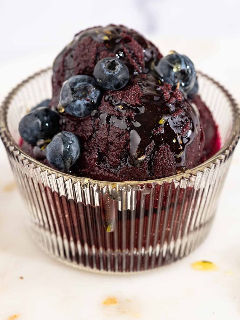 Braun-Blueberry-ice-cream-with-honey-lavender-810x1080.jpg