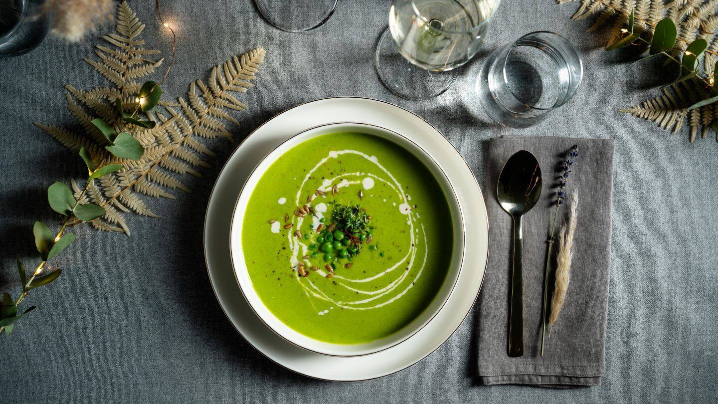 Vegan pea soup with saffron and sunflower seeds_16x9.jpg