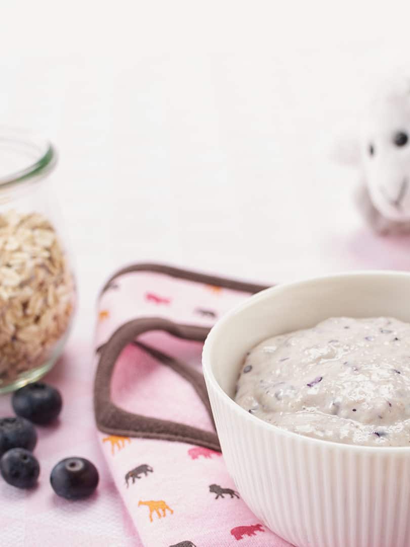 Oat milk purée with blueberries