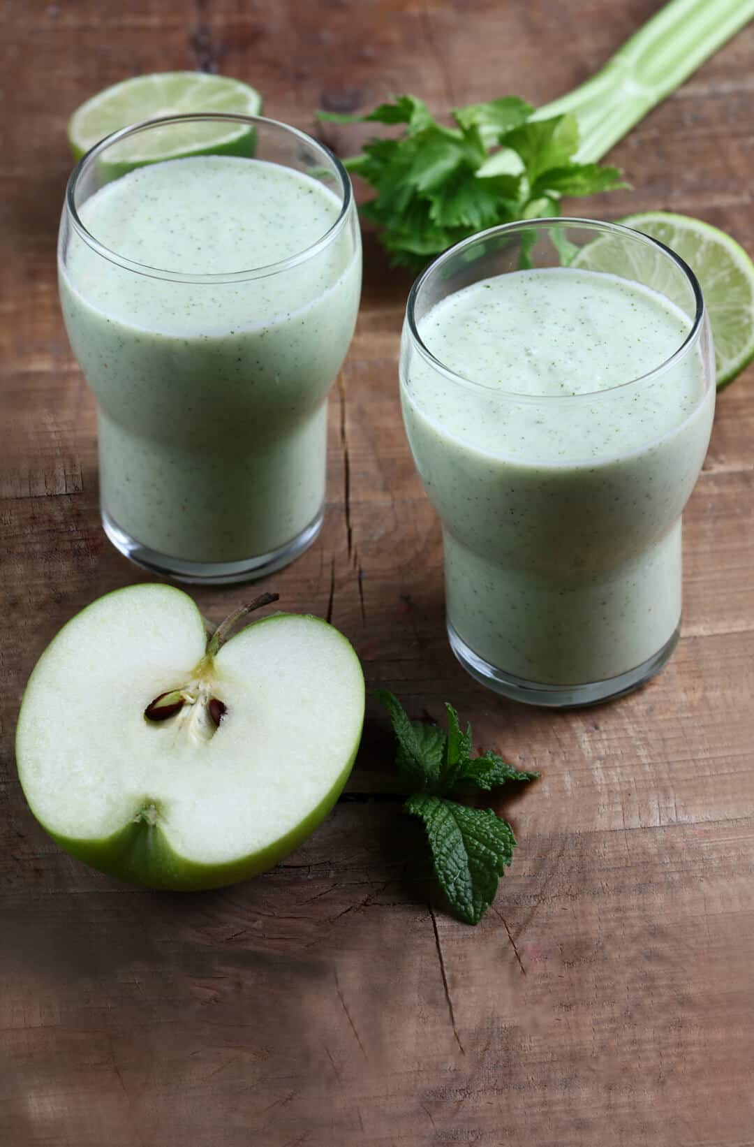Apple celery smoothie made with Braun Jug blender