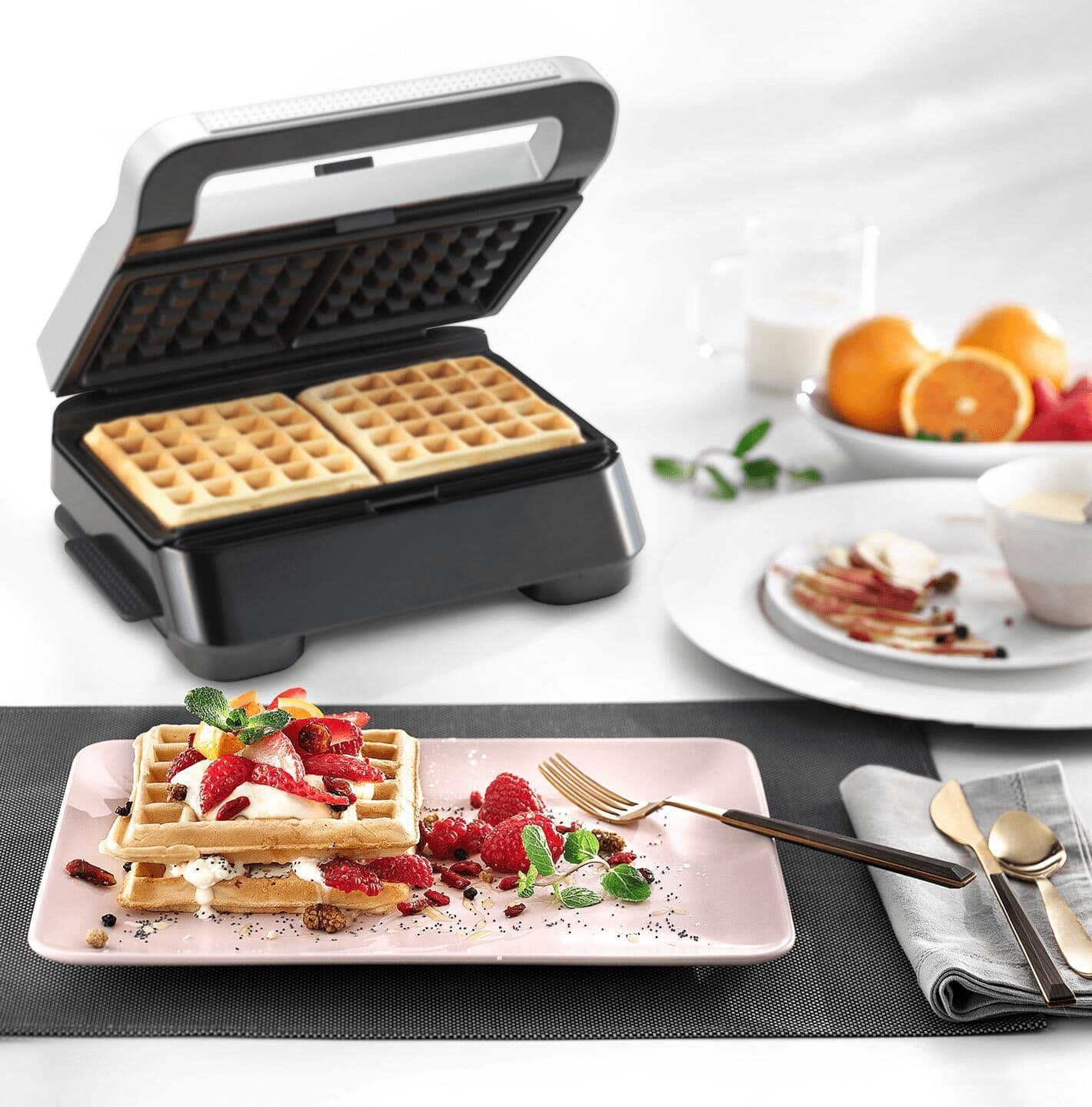SnackMaker 5- Extra deep waffle plates