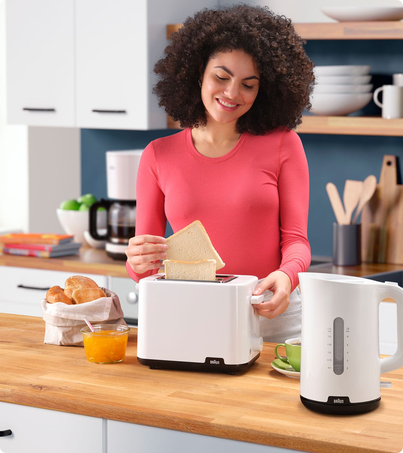 Braun Breakfast Series 1 Toaster HT 1010 WH in use