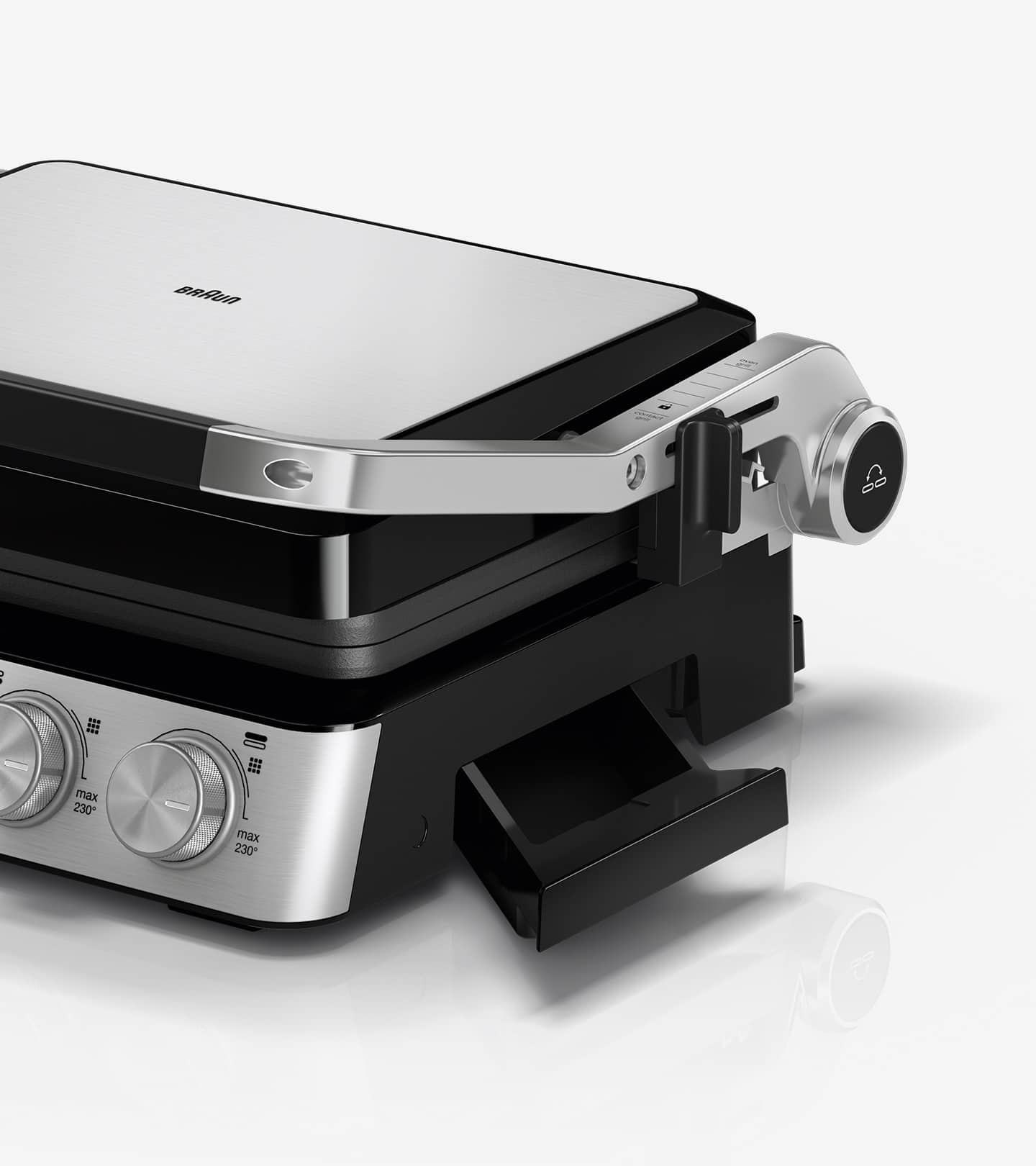 Braun MultiGrill 7 with integrated and removable grease tray
